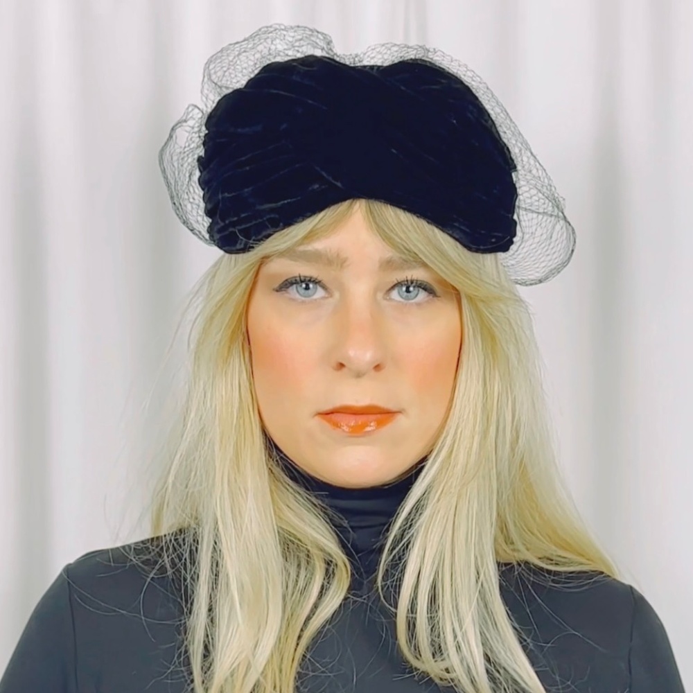 Vintage 1950's Eatons of Canada Black Velvet Fascinator Pillbox Hat with Lace